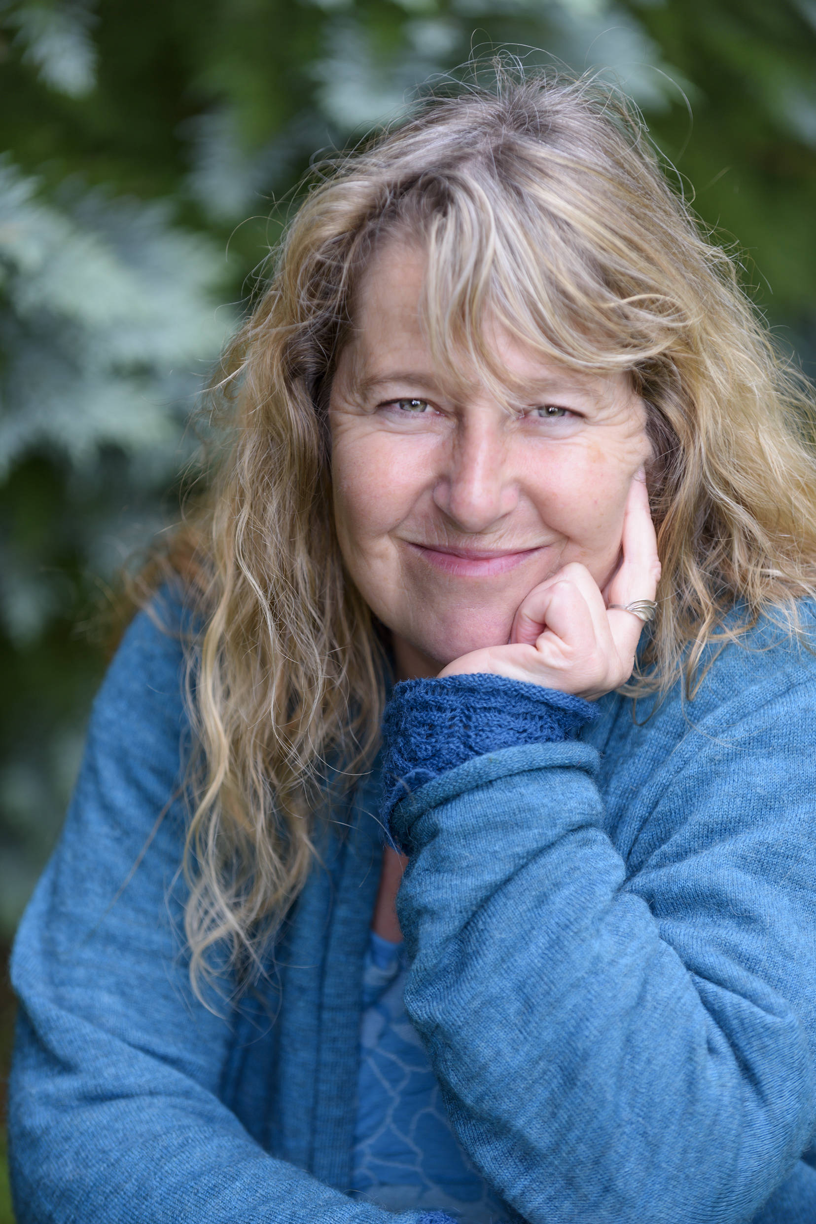 Portraitfotos Regula Metzener, Beratungen, Bachblüten, Blütenessenzen, Jin Shin Jyutsu, Naturworkshops, Hochsensivilität, Metamorphose,